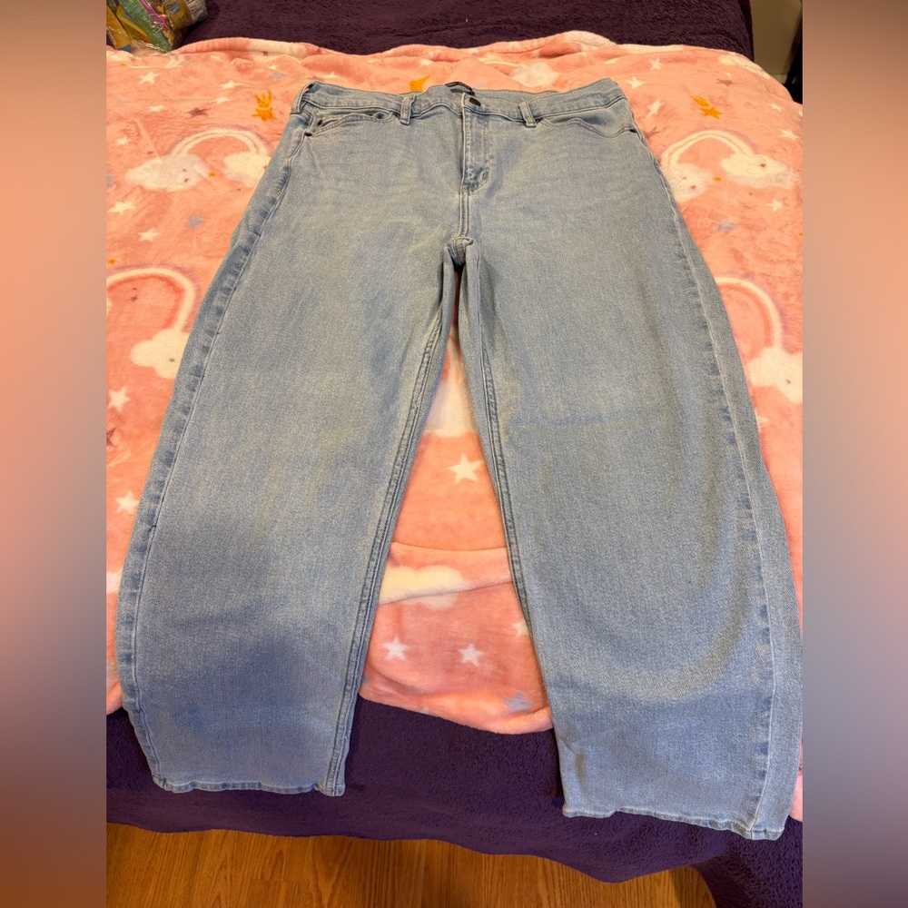NWOT Calvin Klein Ankle jeans